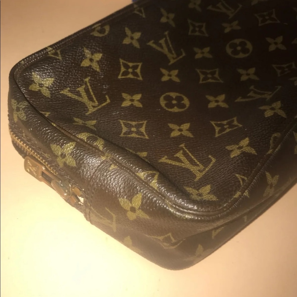 ❌ SOLD ❌ Authentic Louis Vuitton Monogram Toilette 23 - Picture 5 of 13